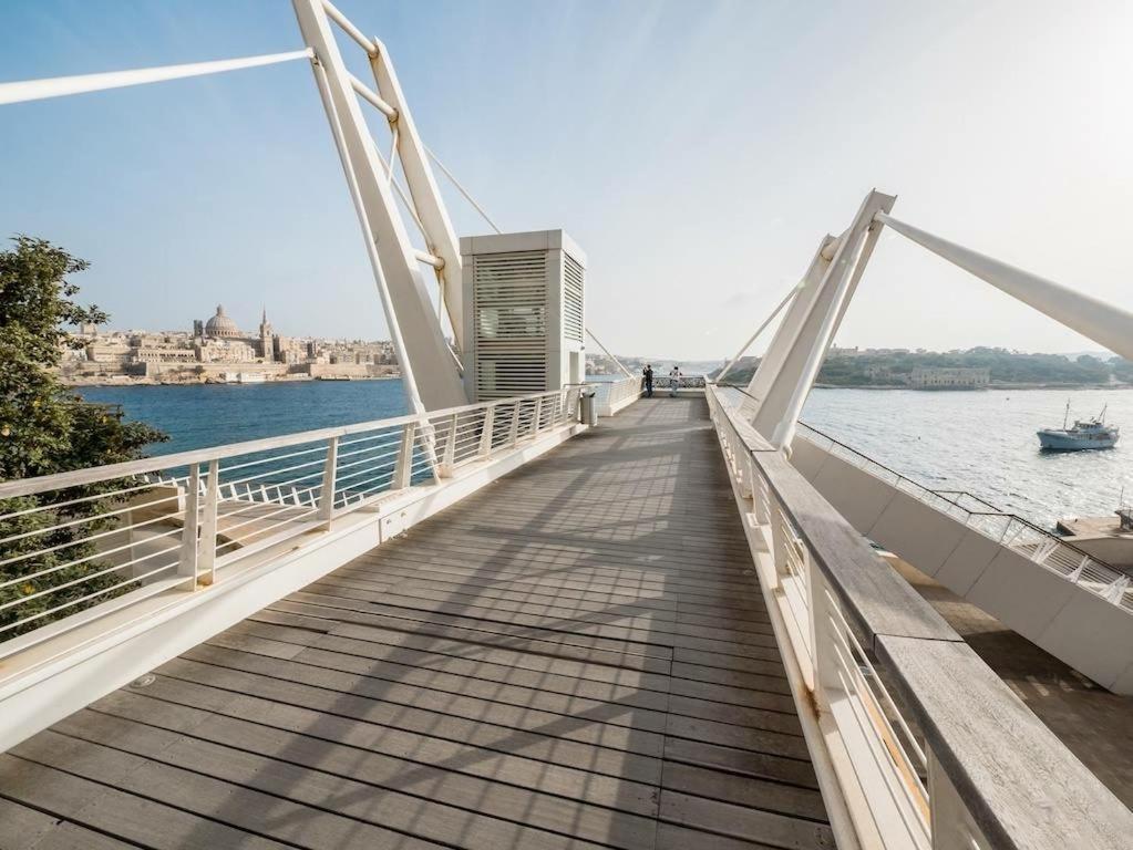 Super Luxury Apartment In Tigne Point, Amazing Sea Views Σλιέμα Εξωτερικό φωτογραφία